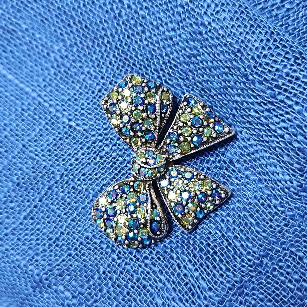 😍Bow Vintage Brooch😍